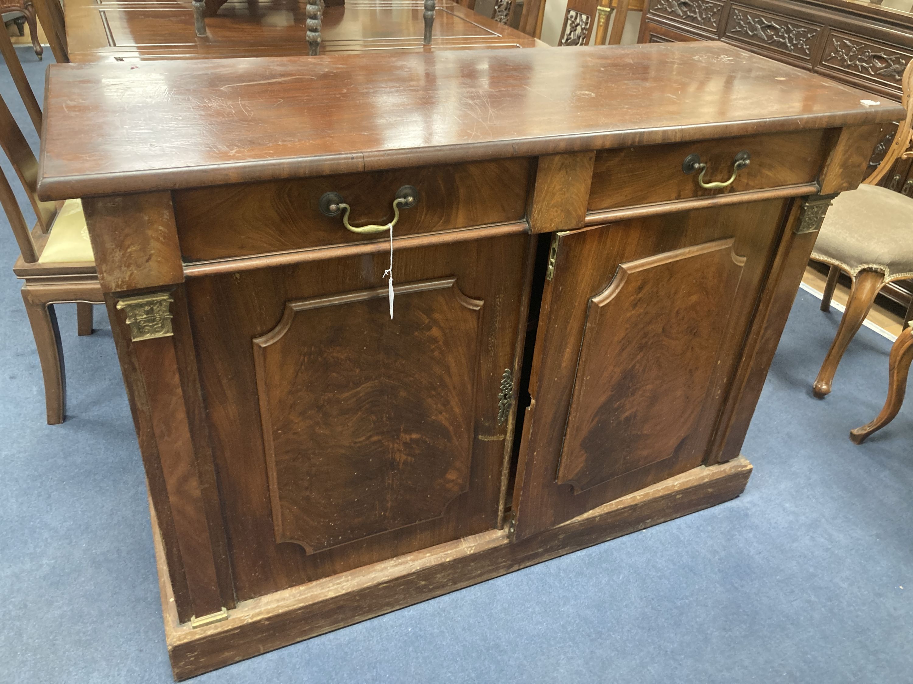 An early 19th century mahogany chiffonier, length 124cm, depth 46cm, height 89cm